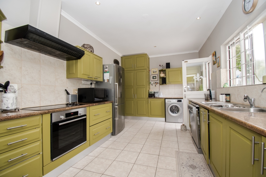 4 Bedroom Property for Sale in La Sandra Western Cape